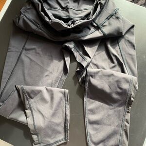 ATHLETA  SIZE MEDIUM 
BLACK YOGA PANT